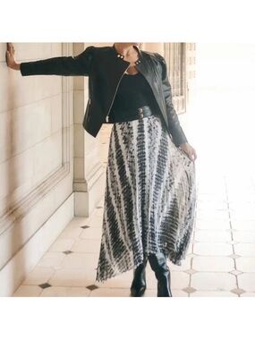 White House Black Market Black & White Snake Print Asymmetric Pleated Maxi Skirt